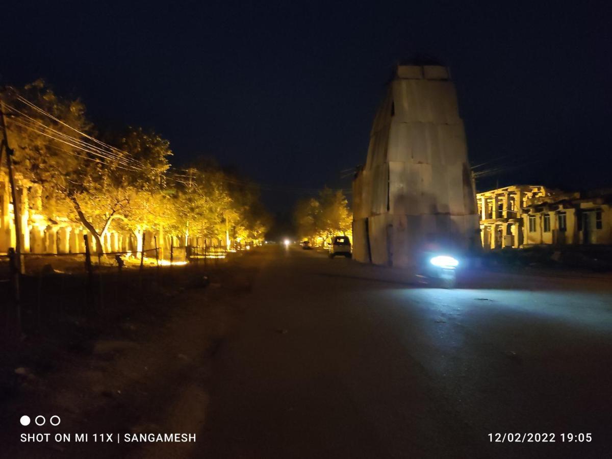 Temple View Guest House Hampi Exterior foto