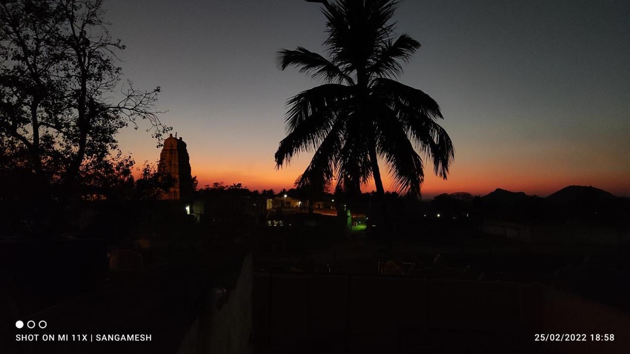 Temple View Guest House Hampi Exterior foto