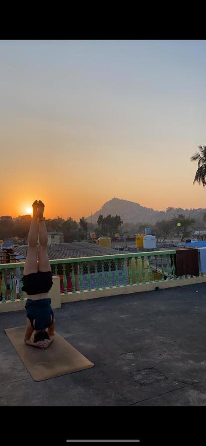 Temple View Guest House Hampi Exterior foto