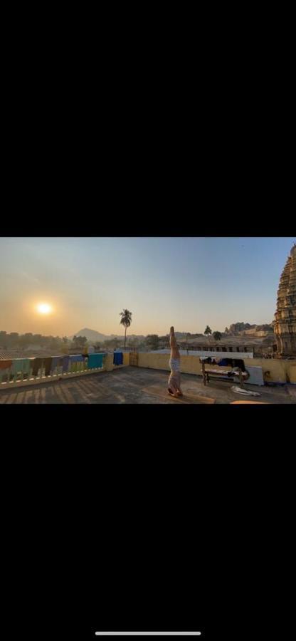 Temple View Guest House Hampi Exterior foto